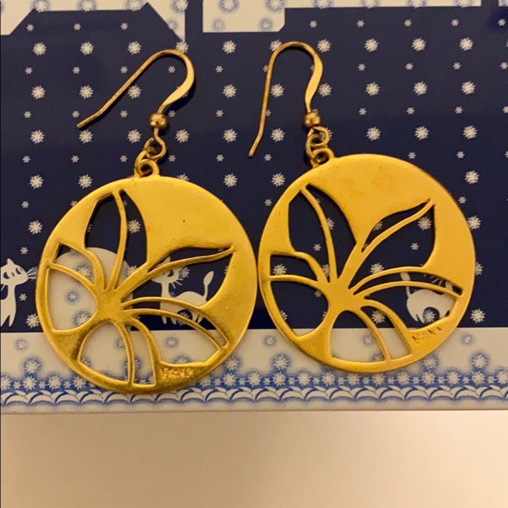 🌻 3/ $20 Gold plated medallion earrings